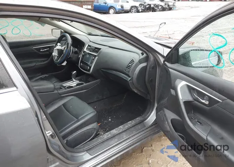 2018 Nissan Altima 2.5 Sr z USA, uszkodzony, nr VIN 1N4AL3AP2JC270135